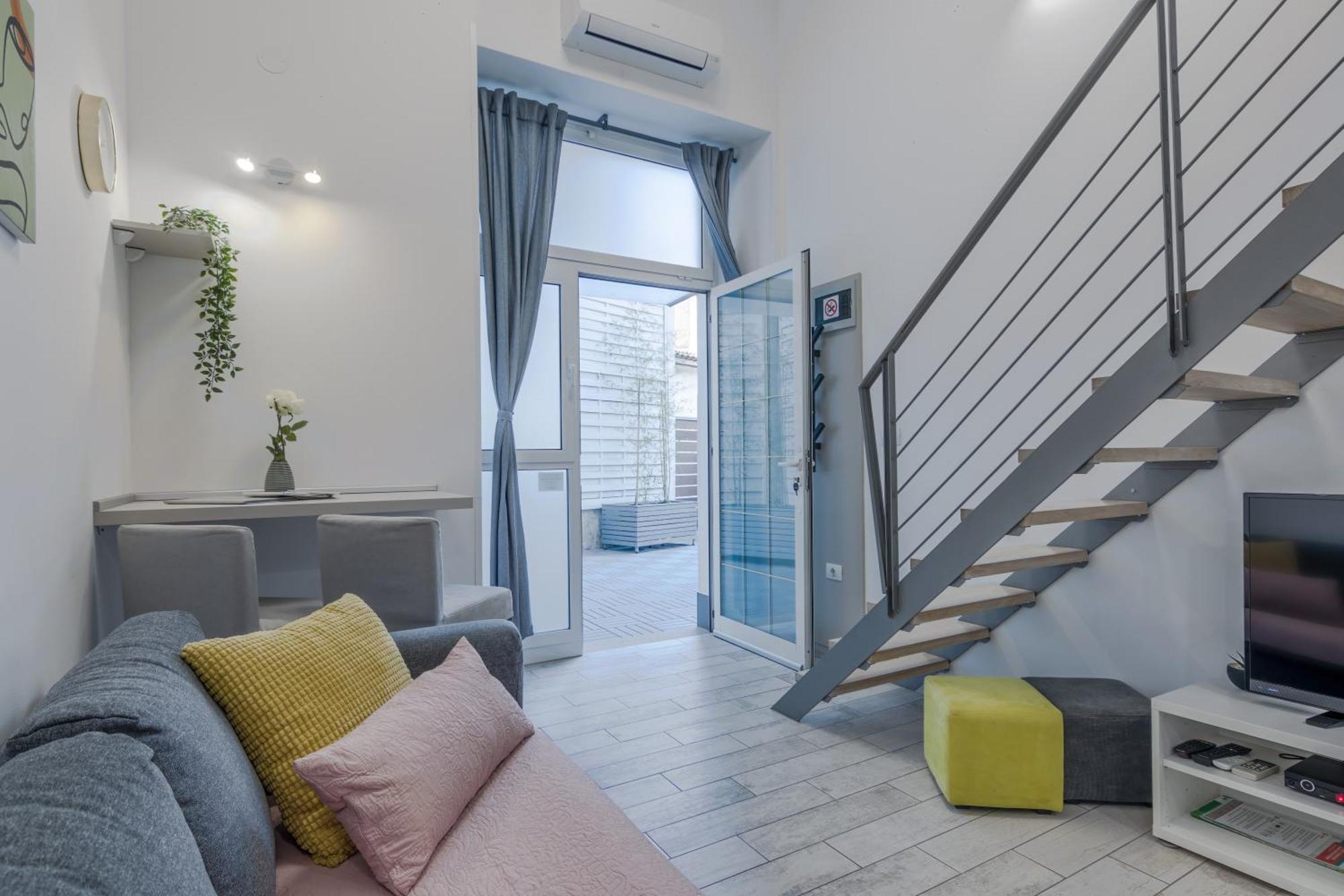 Urban Apartments Pula Luaran gambar